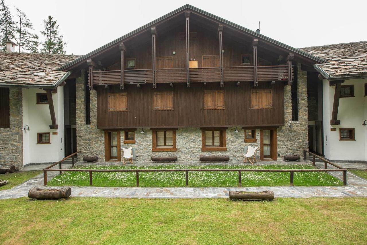 Joivy Superb Apartments For 6 With Mountain View And Garden In Courmayeur Exterior foto